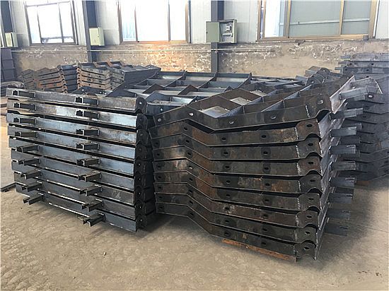 防撞護(hù)欄模具應(yīng)用方式與說(shuō)明