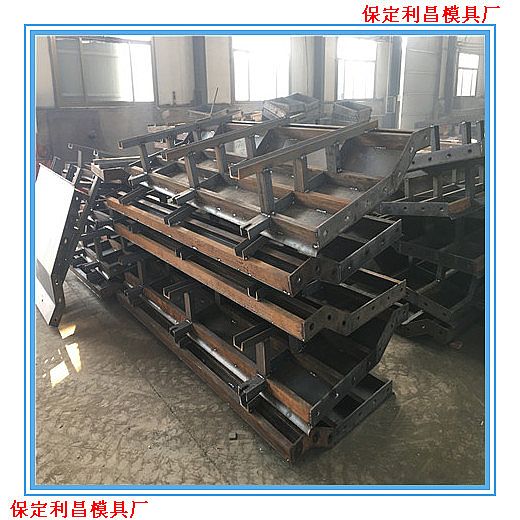 如何提高防撞護欄模具的產(chǎn)量