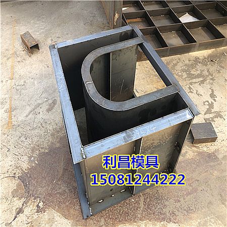 現(xiàn)澆水溝模具與預制水溝模具的區(qū)別