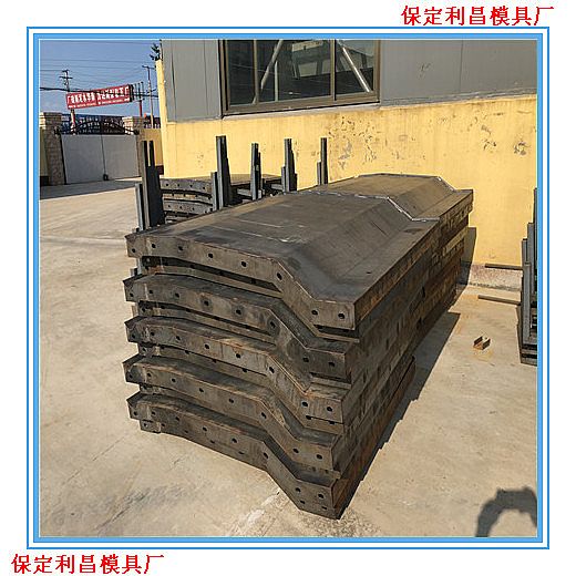 防撞墻鋼模板如何更好迎接市場(chǎng)挑戰(zhàn)
