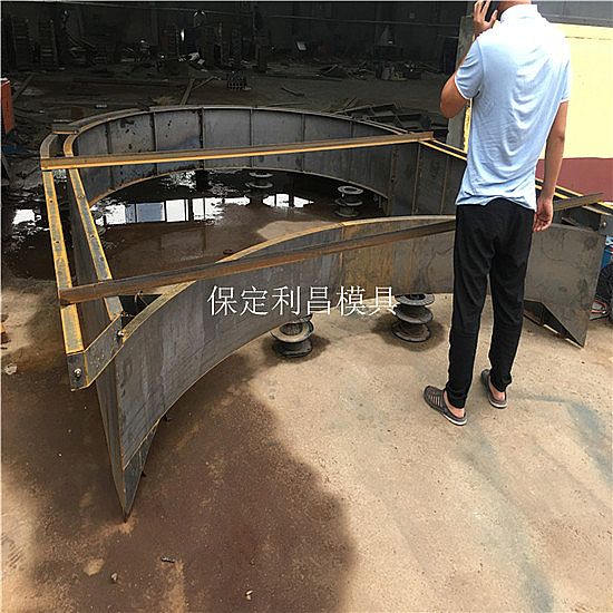 影響現(xiàn)澆拱形骨架模板的價(jià)格因素