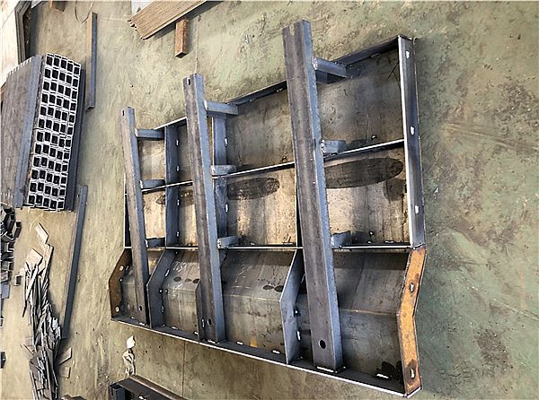 預制防撞護欄模具