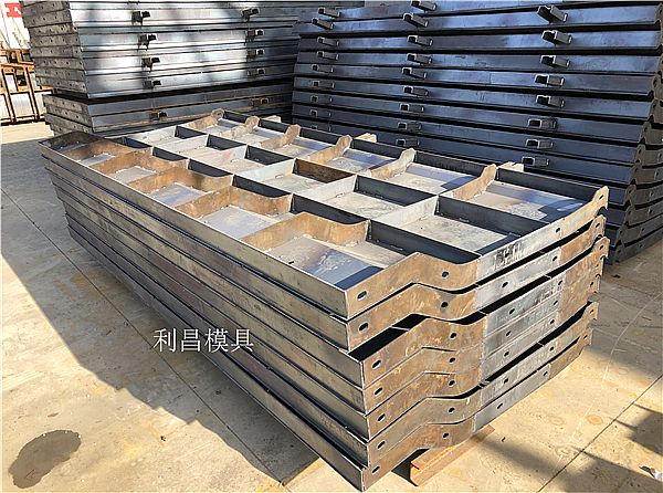 防撞墻模具制作前景怎么樣？