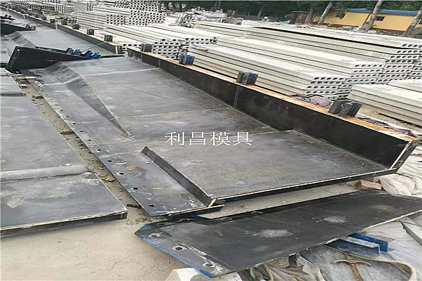 防撞護(hù)欄過(guò)渡段模具