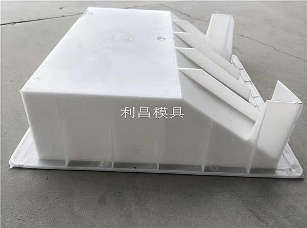 路肩石模具的優(yōu)勢都有哪些呢？