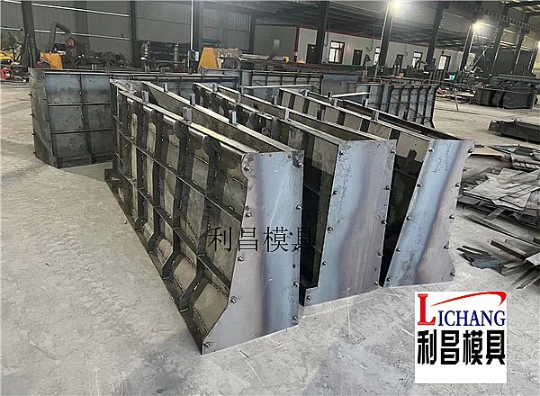 過(guò)渡翼墻模具_(dá)簡(jiǎn)介