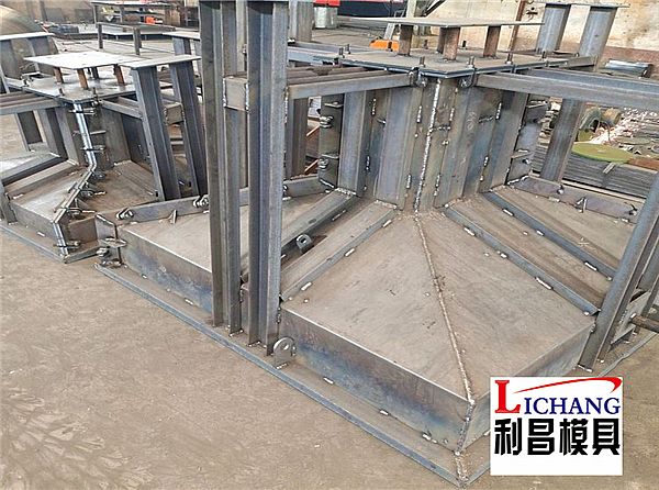 鋼結構基礎墩模具?如何成為火爆的鋼模具呢？