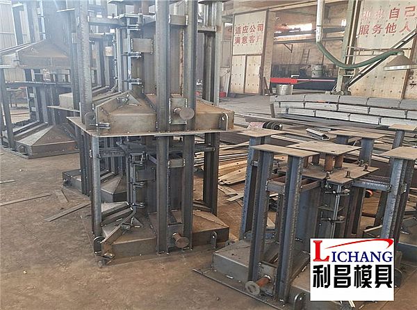 鋼結構基礎墩模具?如何成為火爆的鋼模具呢？